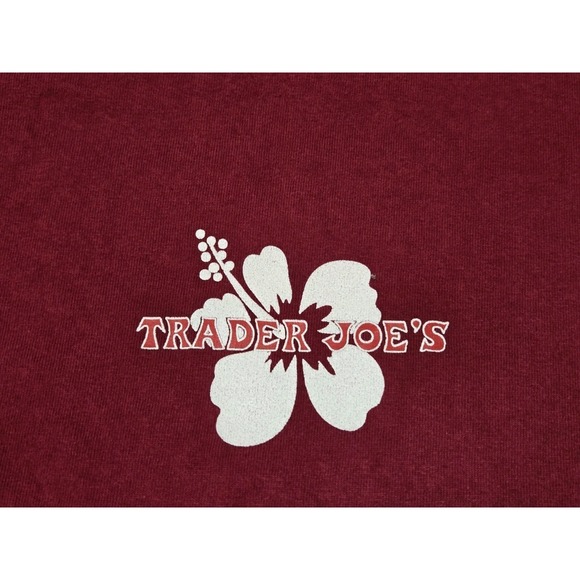 Trader Joes T Shirt Red Graphic Crew Short Sleeve Pullover Work Floral Medium - Picture 2 of 5